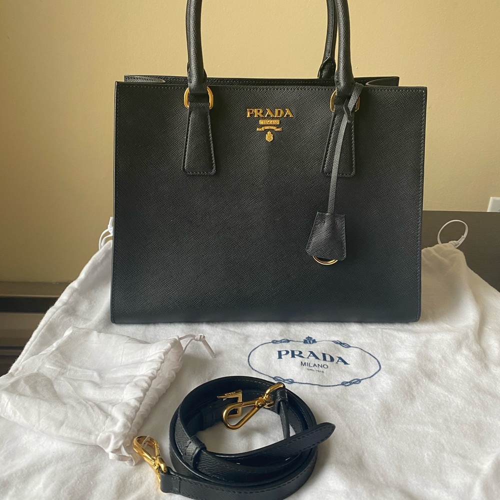 ❗️SOLD❗️Prada Saffiano Lux! New condition! - Picture 2 of 11